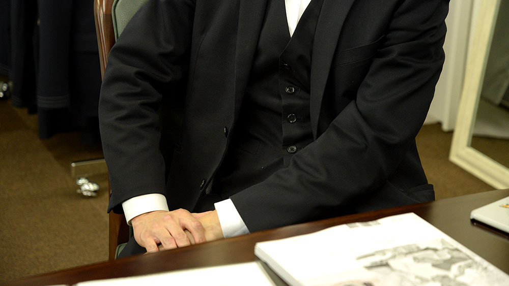 姫路青年会議所の本年度理事長にスーツをオーダーをいただきました