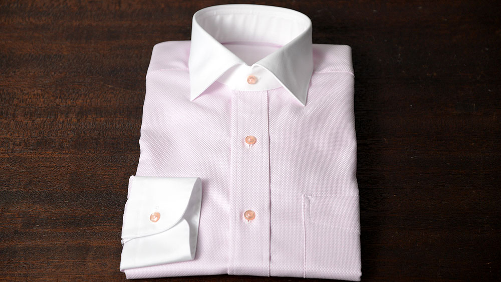 ピンクのクレリックシャツ