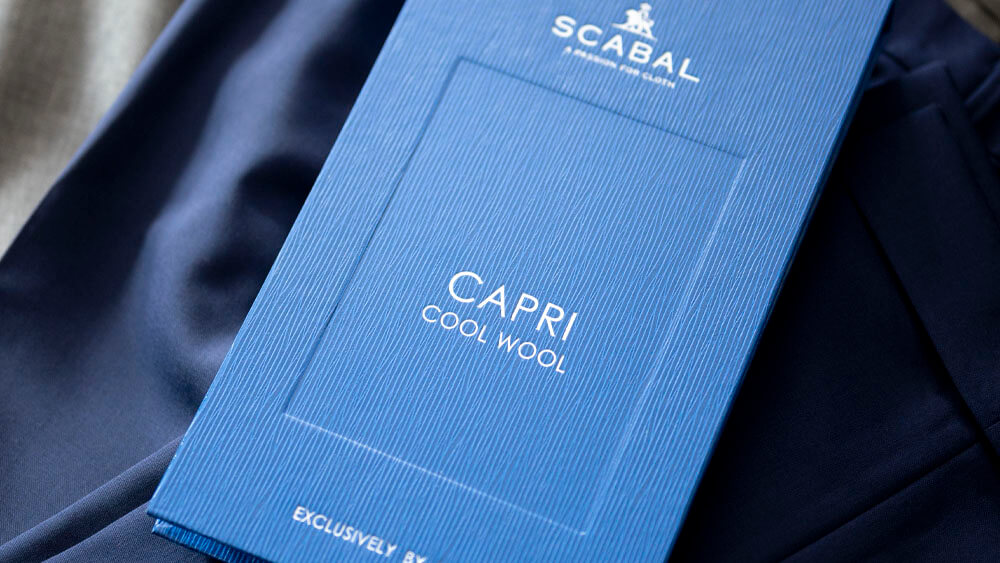 【鳥形の私物】SCABAL CAPRIシリーズのライトブルーのオーダースーツ