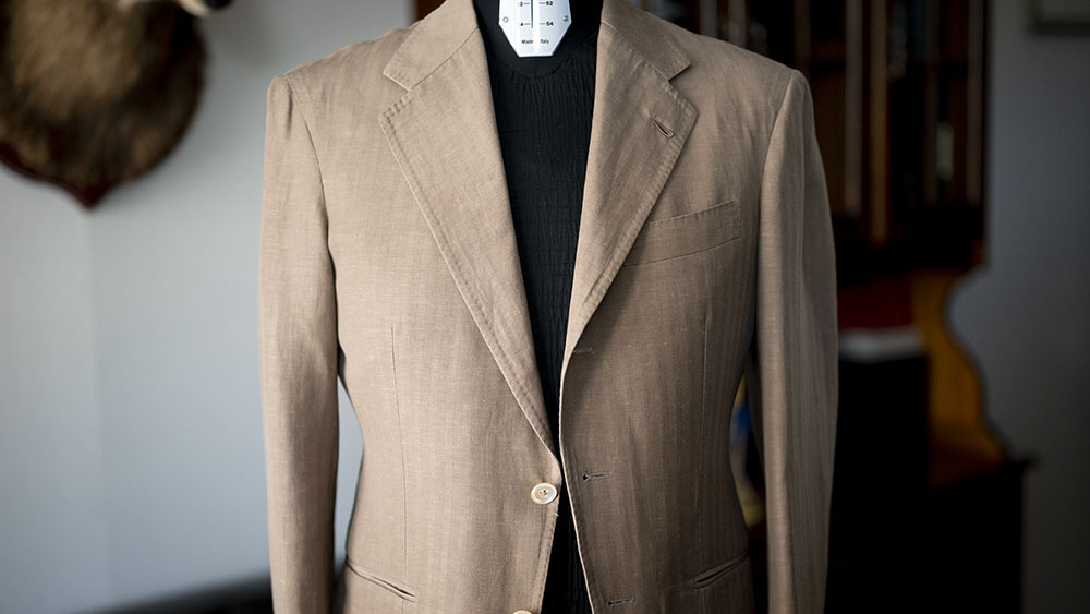 【あれ？】クリーニングに出したスーツのラペル (下襟) がペシャンコに・・・。簡単な改善方法を洋服屋が解説します。