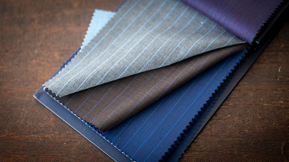 【美しき手仕事】手で縫うことで丸くなるオーダースーツ ~DORMEUIL & DRAPERS~