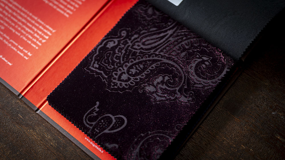 他と被らないフォーマルスーツをお探しの方へ｜DRAGO「Red Carpet」完全ガイド