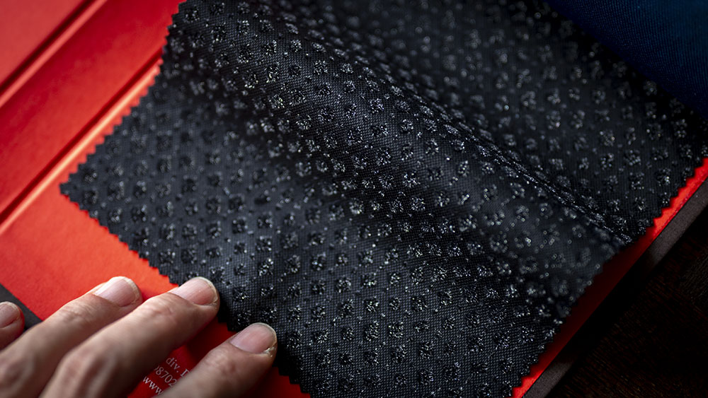 他と被らないフォーマルスーツをお探しの方へ｜DRAGO「Red Carpet」完全ガイド