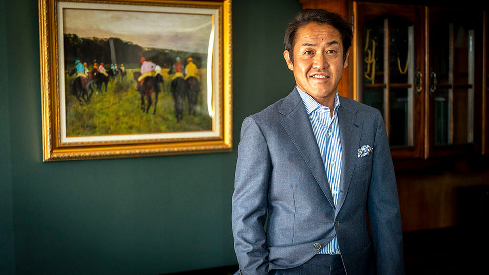 山田様の春夏スーツ – 英国製平織り服地で仕立てる、涼やかな一着