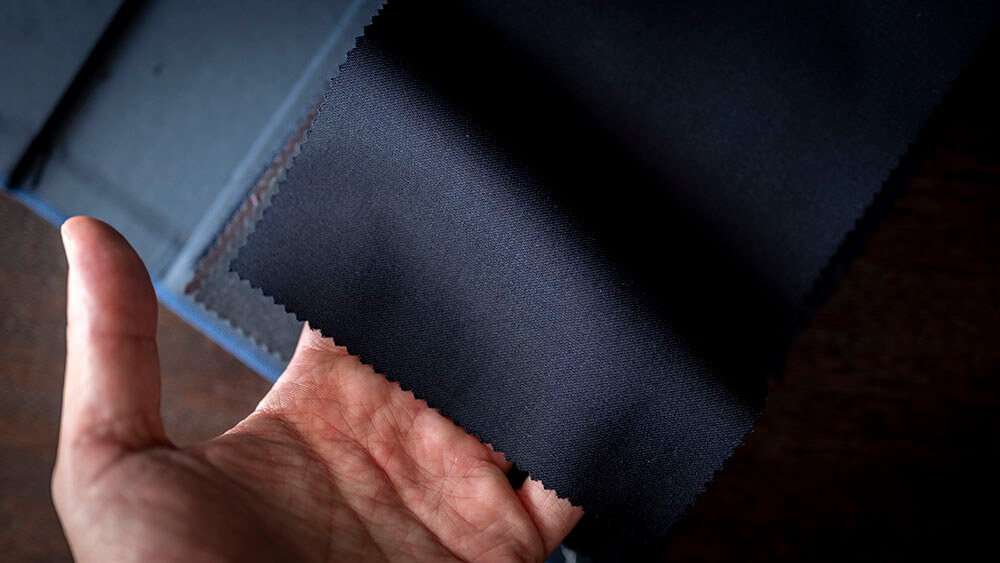 【2025-26AW】REDA (レダ) イタリア製らしい滑らかな “ストレッチスーツ生地” をご紹介します。