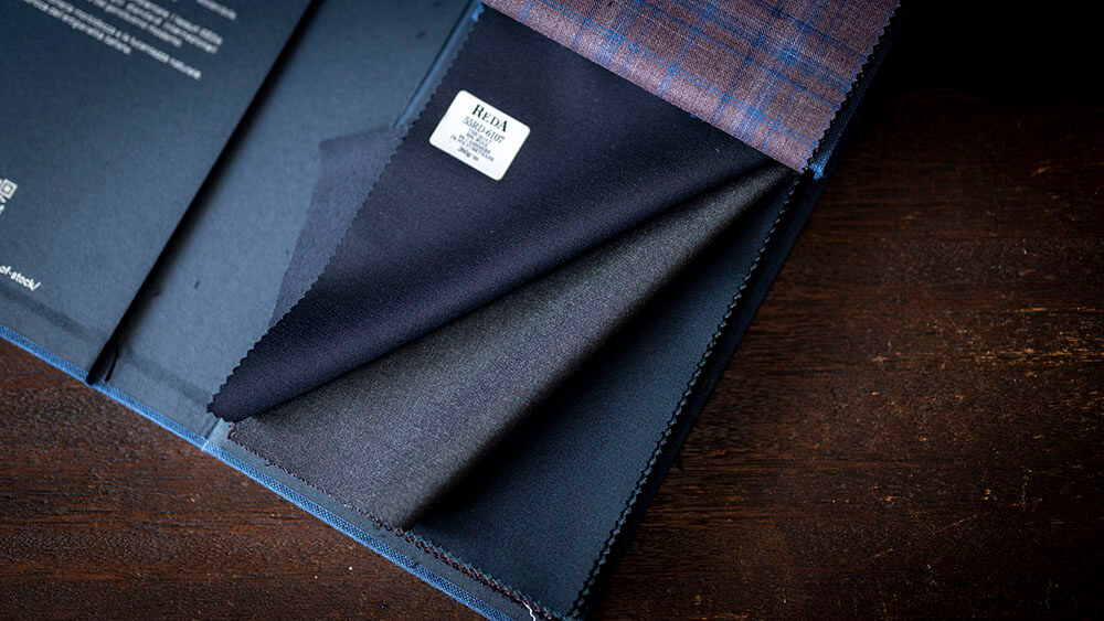 【2025-26AW】REDA (レダ) イタリア製らしい滑らかな “ストレッチスーツ生地” をご紹介します。