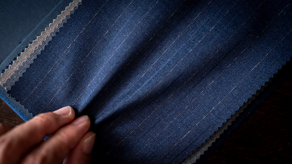 【2025-26AW】REDA (レダ) イタリア製らしい滑らかな “ストレッチスーツ生地” をご紹介します。