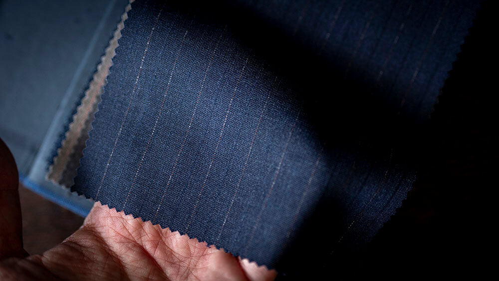 【2025-26AW】REDA (レダ) イタリア製らしい滑らかな “ストレッチスーツ生地” をご紹介します。