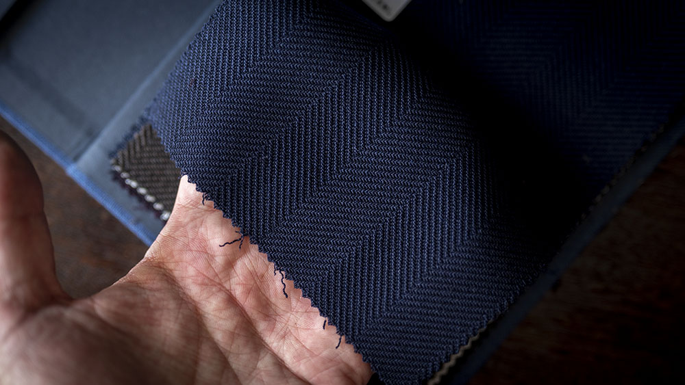 【2025-26AW】REDA (レダ) イタリア製らしい滑らかな “ストレッチスーツ生地” をご紹介します。