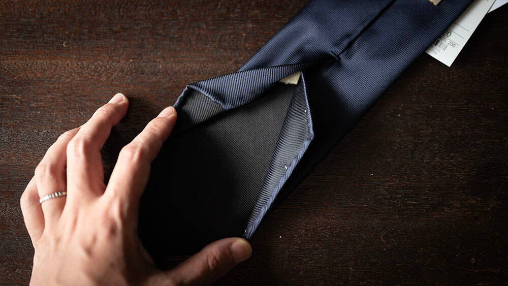 DUPUY (デュプイ) 社レザーを使ったオーダーベルト仕上がりと、ALBENI (アルベニ) ネクタイ入荷のお知らせ ～軽やかなスフォデラート仕様です～