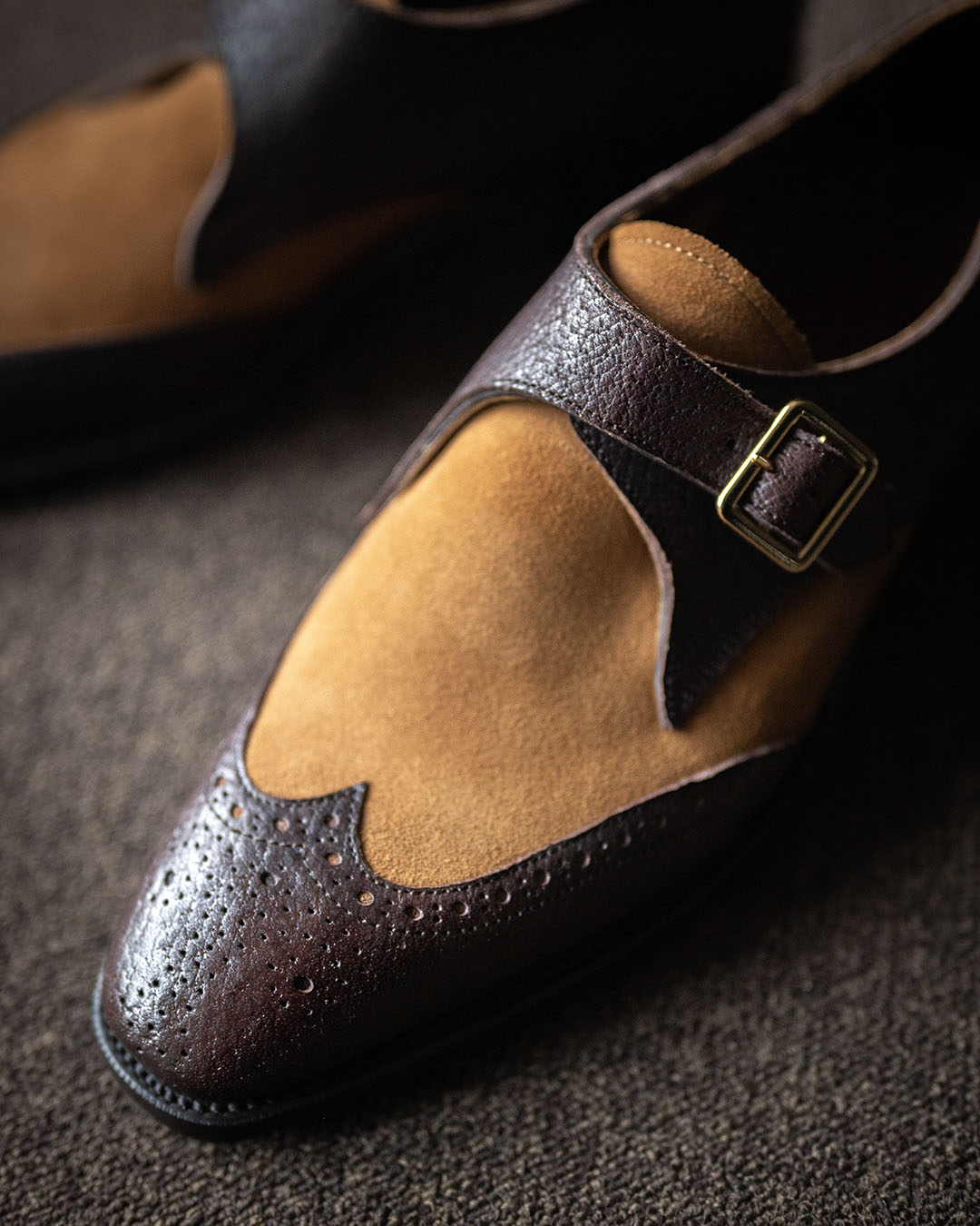 6カ月待ちで仕上がった一足。イノシシとスウェードが織りなす異素材の調和がとれたオーダーシューズ