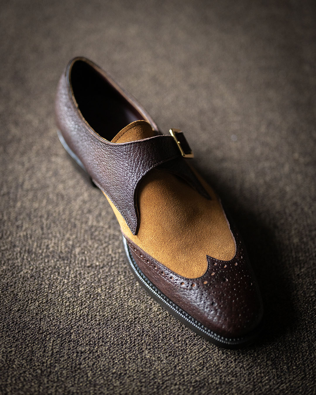 6カ月待ちで仕上がった一足。イノシシとスウェードが織りなす異素材の調和がとれたオーダーシューズ