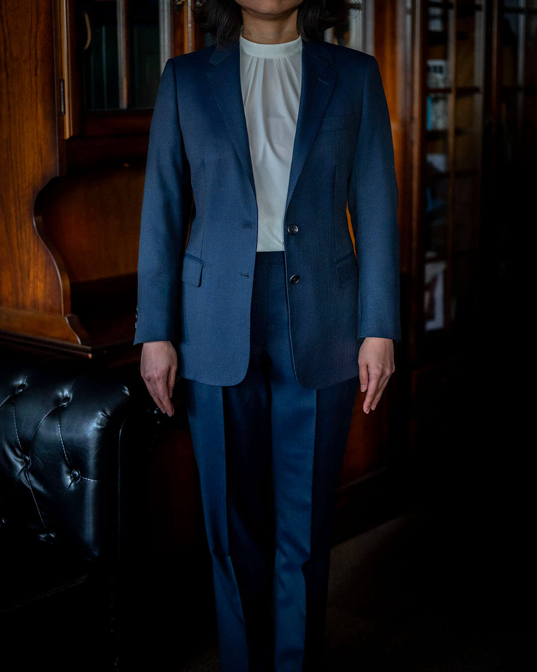 【レディーススーツ】仮縫いを経て完成したO様のビジネススーツのご紹介です。