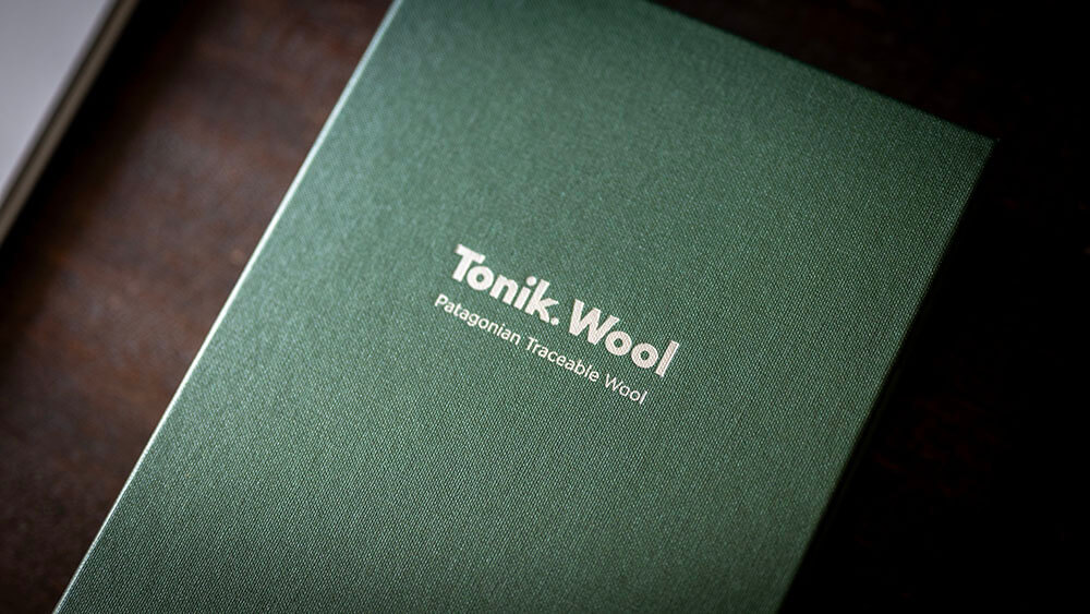 【春夏生地】HOLLAND & SHERRY “AIRESCO (エアレスコ)” と英国、日本製のフレスコ素材が新たにEGRETまで到着しました。