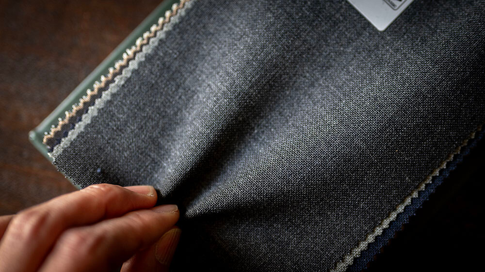 【春夏生地】HOLLAND & SHERRY “AIRESCO (エアレスコ)” と英国、日本製のフレスコ素材が新たにEGRETまで到着しました。