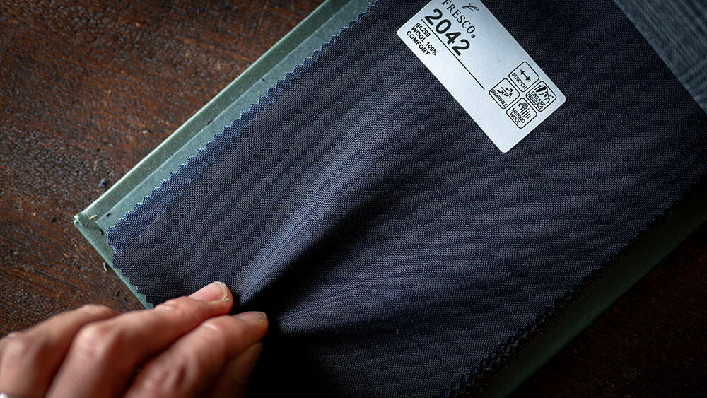 【春夏生地】HOLLAND & SHERRY “AIRESCO (エアレスコ)” と英国、日本製のフレスコ素材が新たにEGRETまで到着しました。