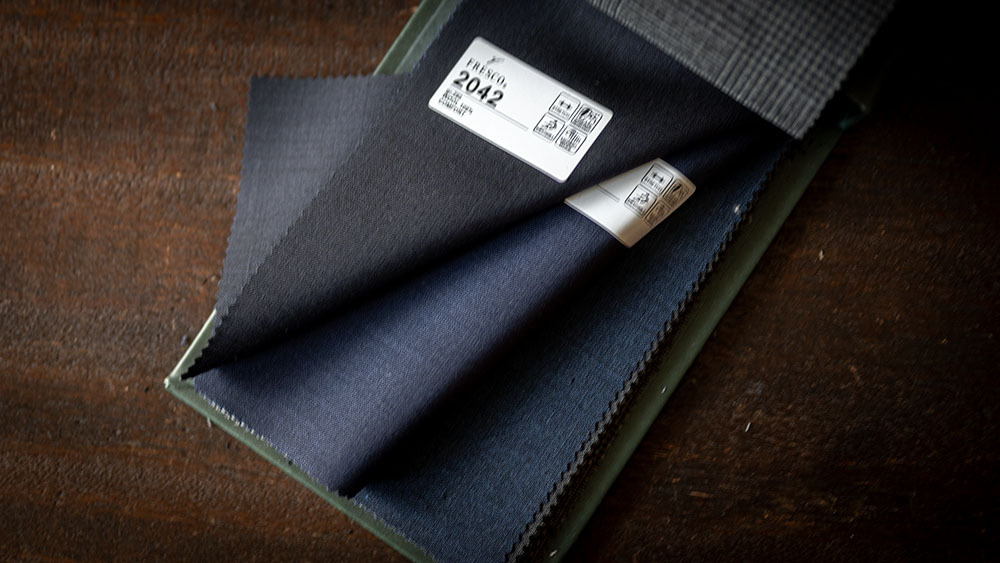 【春夏生地】HOLLAND & SHERRY “AIRESCO (エアレスコ)” と英国、日本製のフレスコ素材が新たにEGRETまで到着しました。