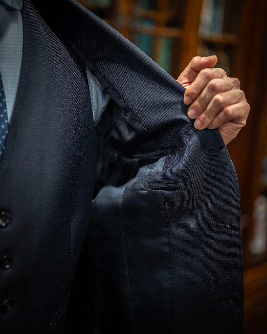 【重い目付のクラシカルな生地】ご愛顧いただいている田中様のオーダースーツ