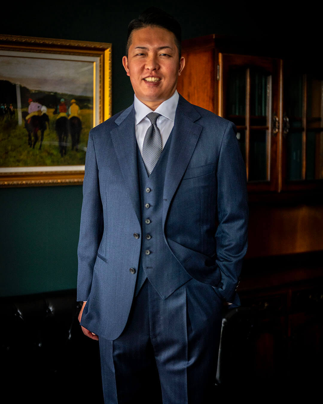 【五光興産　倉掛雅行様】サスペンダーで吊る三つ揃いのオーダースーツ